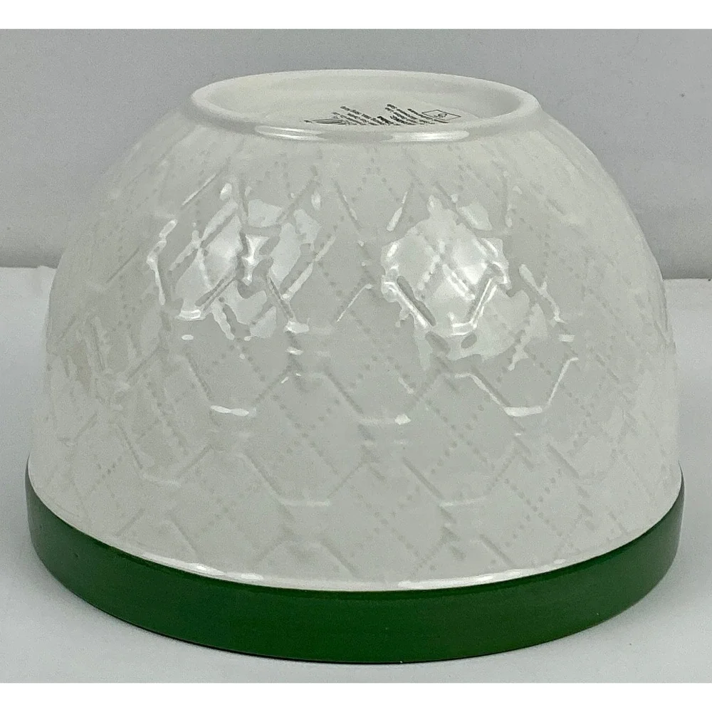4 White Ceramic Mixing‎ Bowl Green Rim Embossed Christmas Trees Quilted Pattern